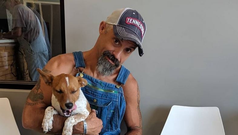 Amputee veteran adopts puppy who is also missing a leg: "It’s impossible to not smile around him". Source: Channel 5 Nashville