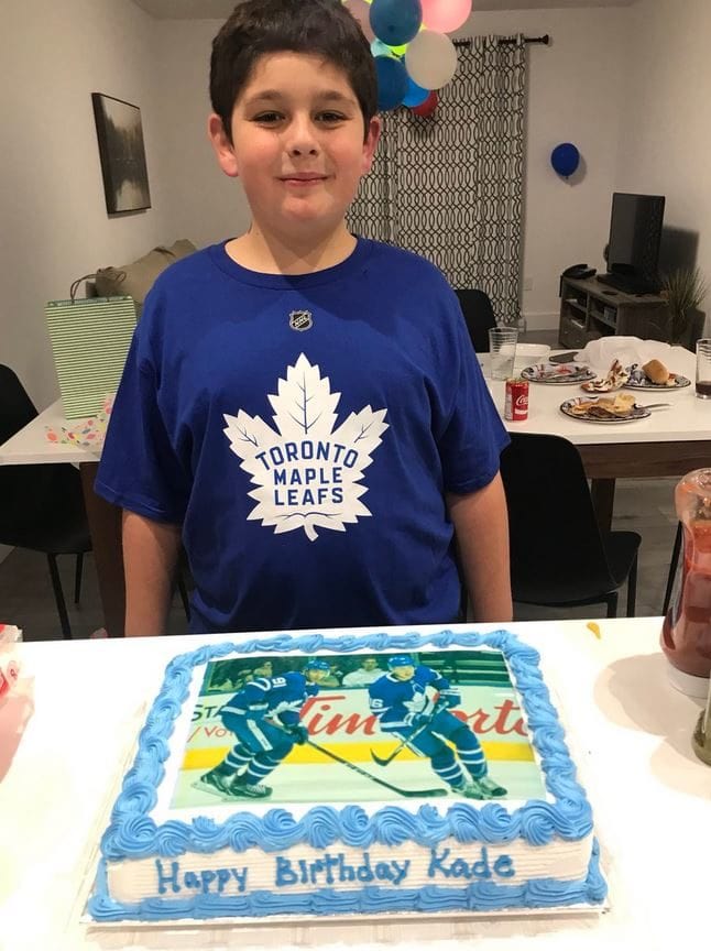 No friends show up to 11-year-old’s birthday, so his favorite hockey team flew him in to spend it with them.