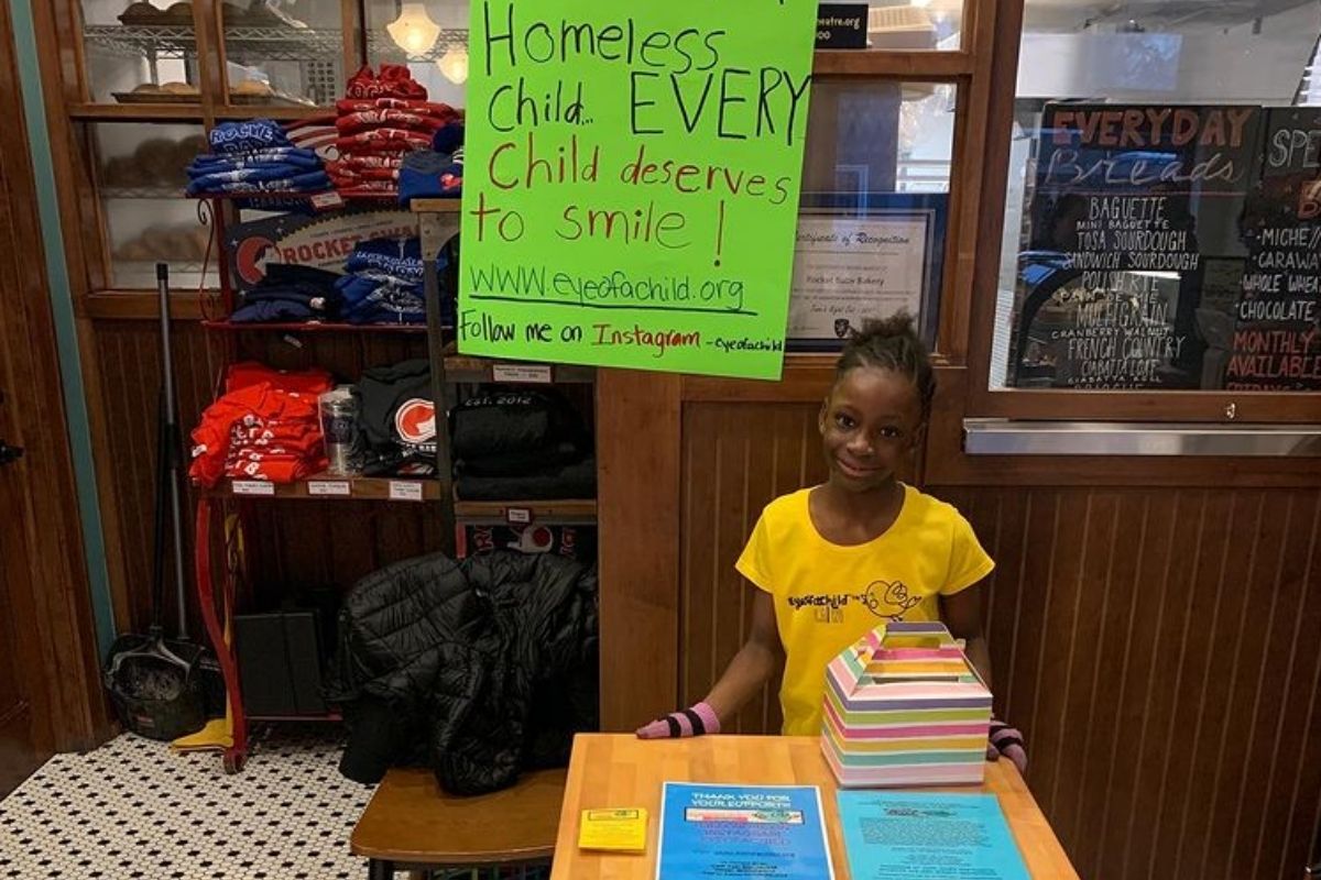 8-year-old girl starts charity to send money and toys to homeless children