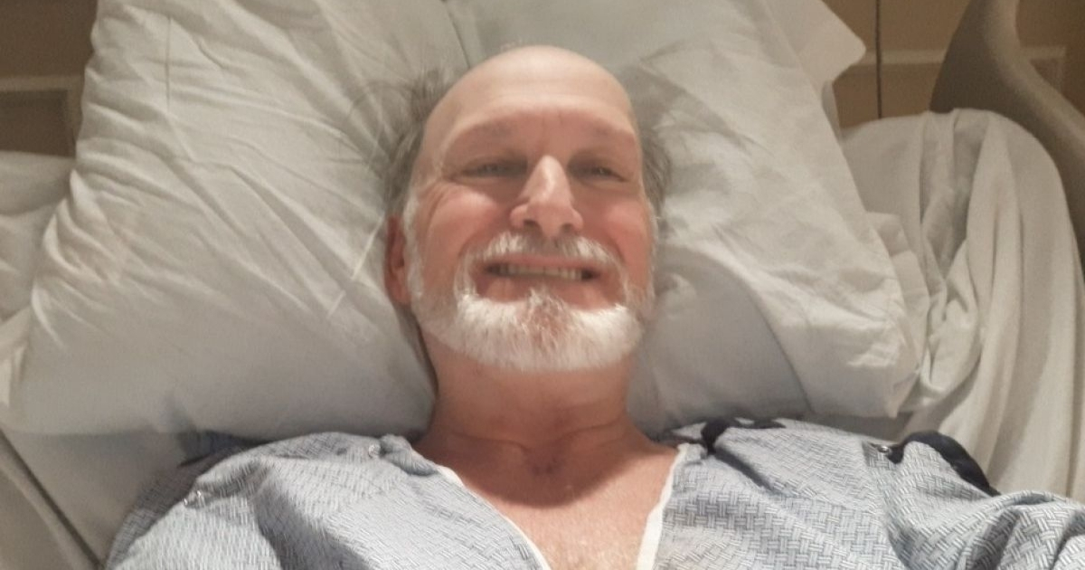 A formerly homeless veteran turned handyman donates life-saving kidney to long-time customer.