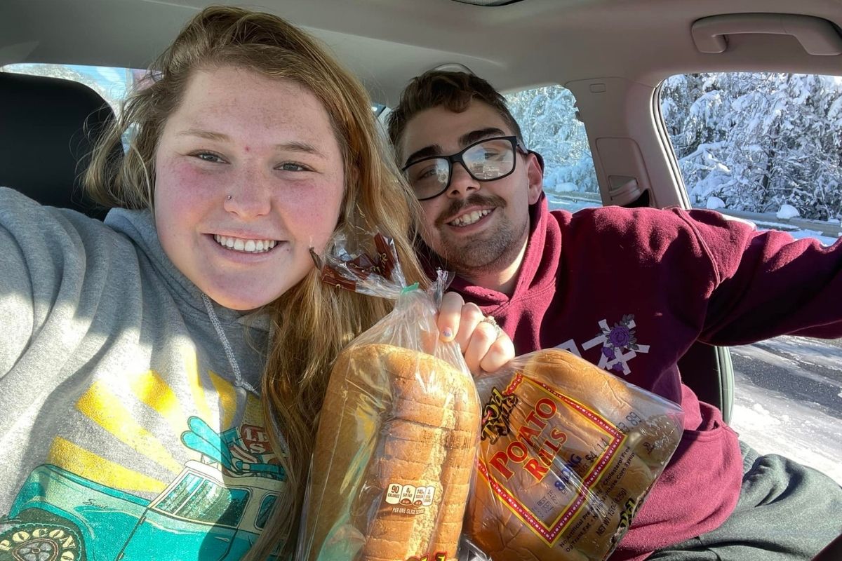 Maryland couple and local bakery help feed hundreds of drivers stranded in icy traffic jam