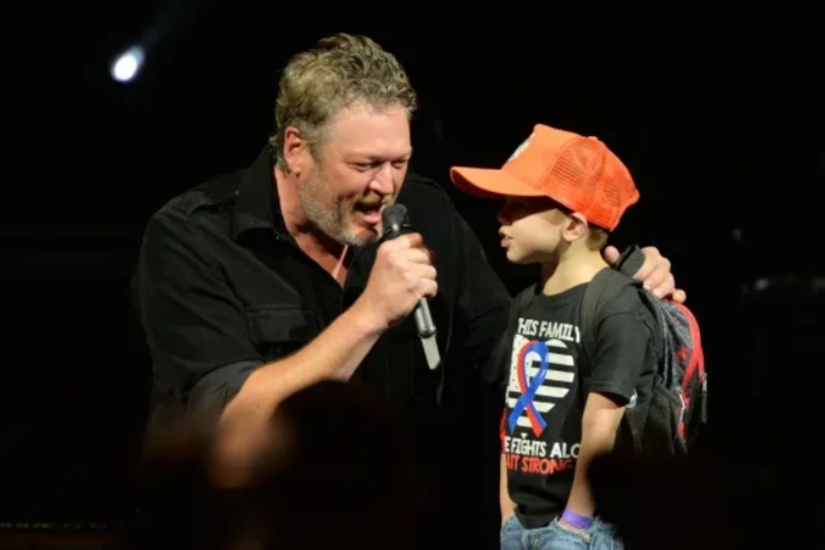 Blake Shelton sings with 6-year-old fan who’s waiting on a heart transplant