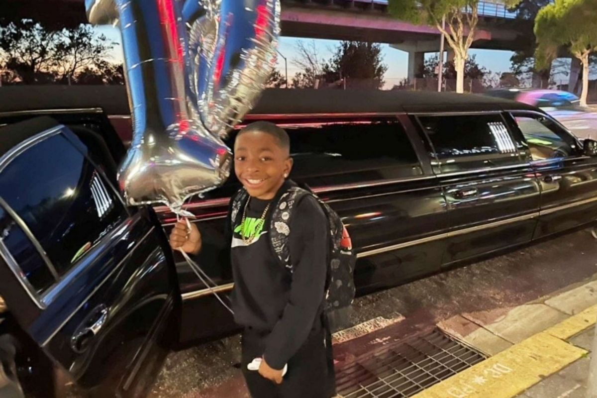 Aunt surprises 10-year-old nephew at school with first limo ride for his birthday