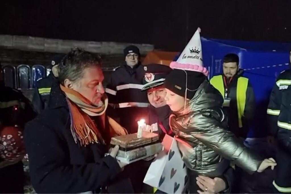 Romanian refugee camp throws surprise birthday party for 7-year-old Ukrainian girl.