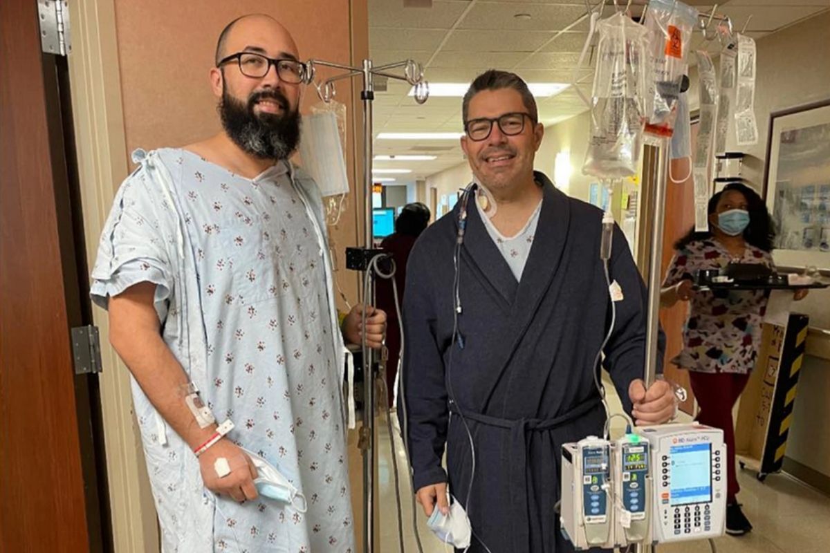 Single dad receives kidney donation from total stranger who saw his plea on social media
